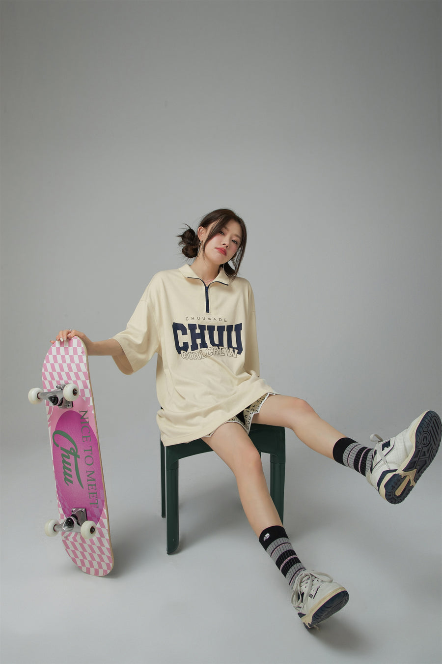 CHUU Girl Crew Half Zip-Up Loose Fit T-Shirt