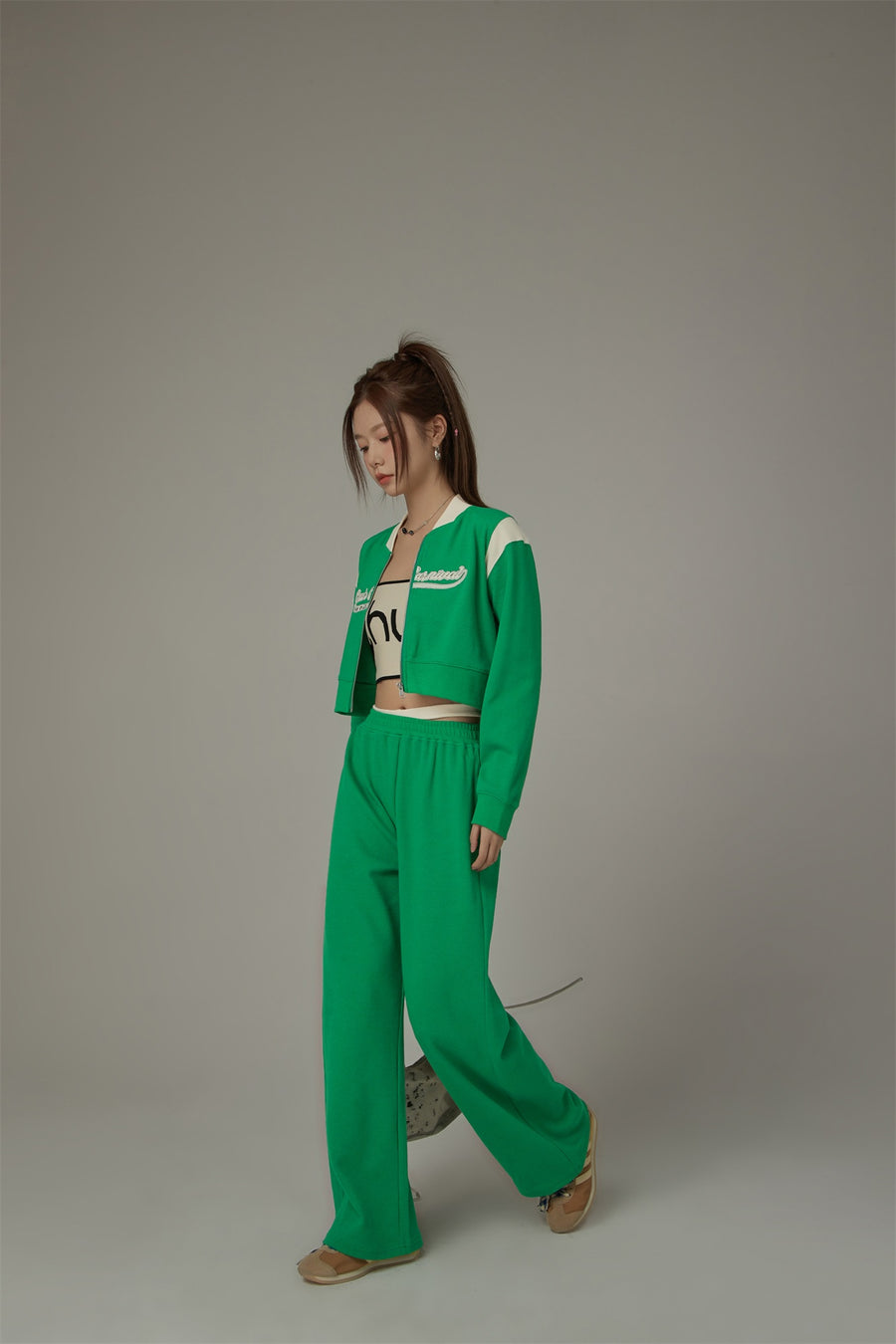 CHUU Color Matching Line Cropped Zip-Up