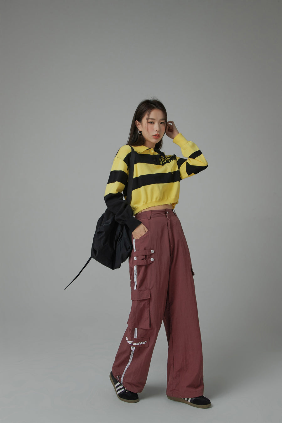 CHUU Chuu Lettering Two Way Leg Wide Cargo Pants