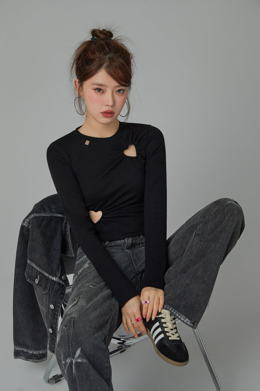 CHUU Heart Cutout Cropped Long Sleeve Top