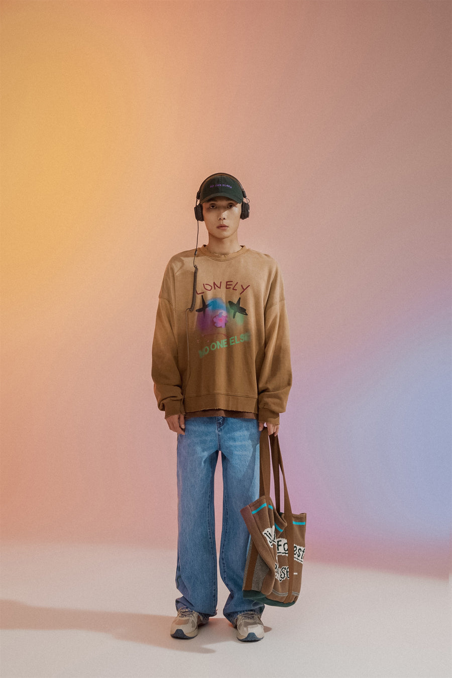 CHUU Gradient Loose Fit Sweatshirt