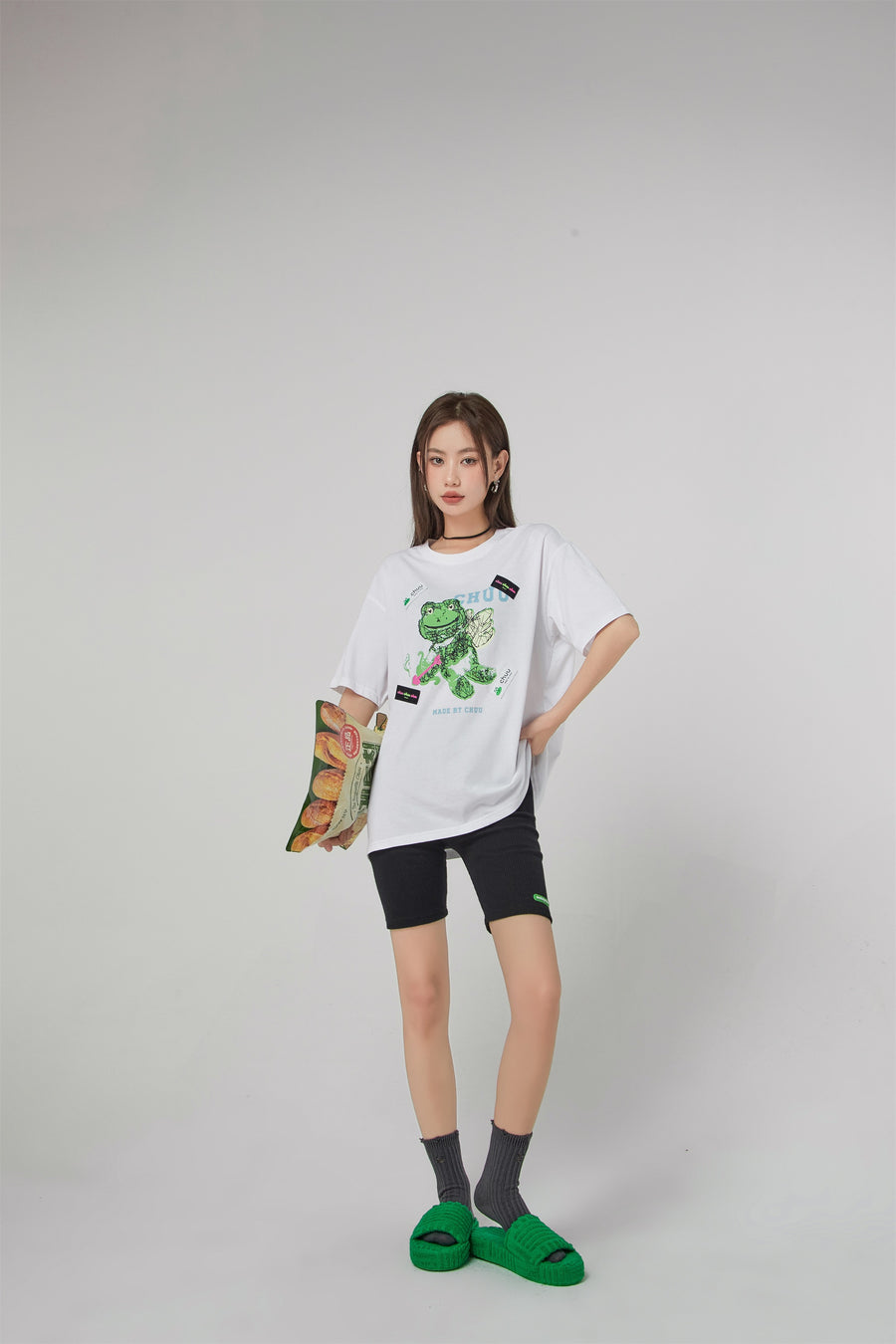 CHUU Happy Frog Is An Angel Print T-Shirt