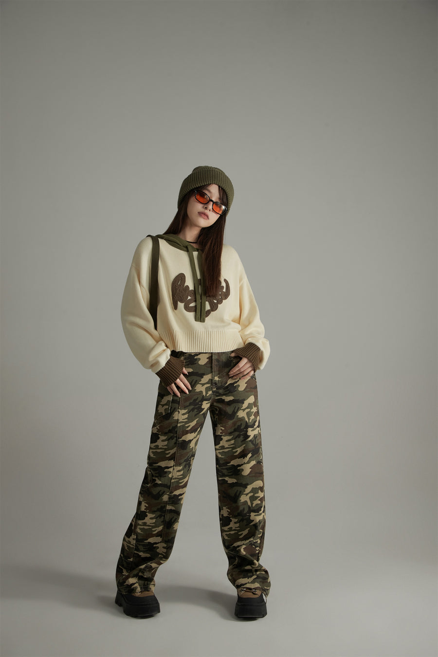 CHUU Camouflage Straight Casual Pants