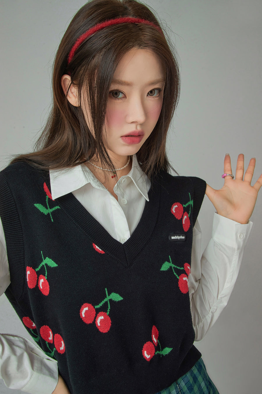 CHUU Cherry V-Neck Best Knit Sweater