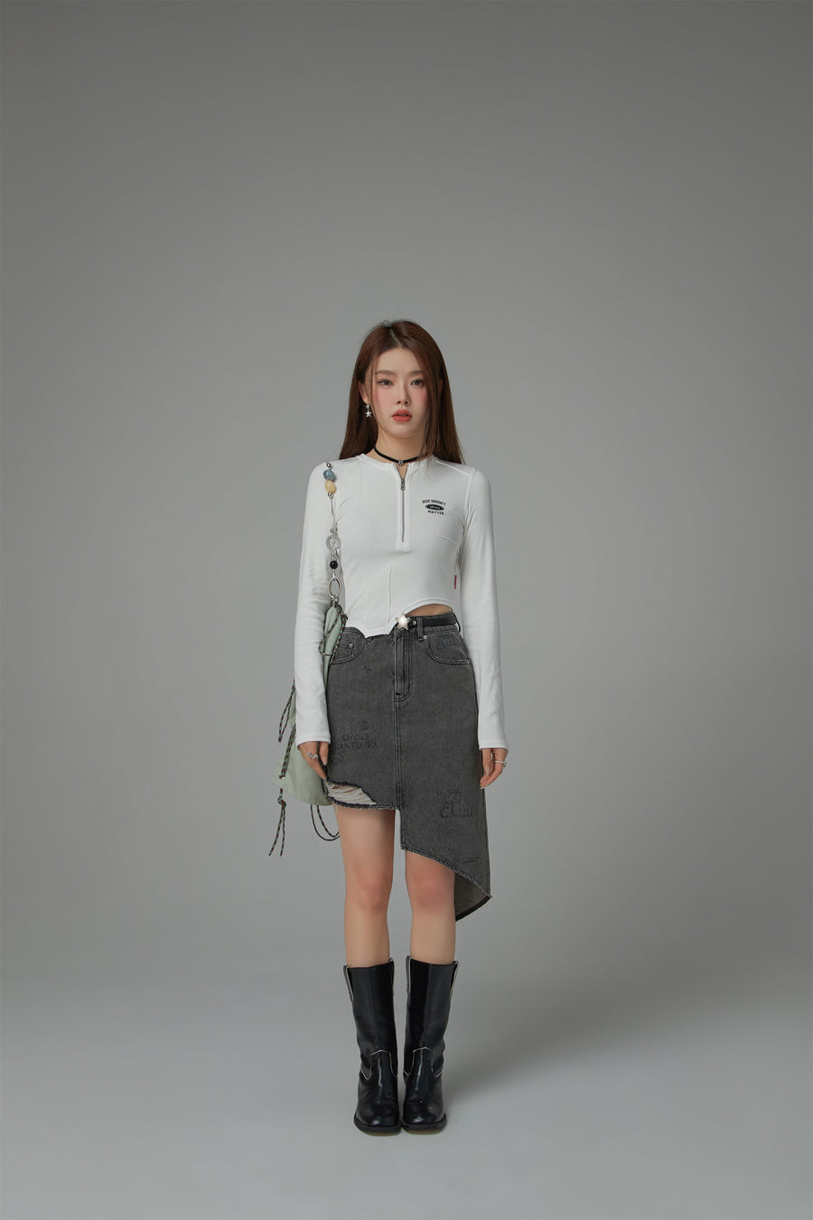 CHUU Unbalanced Denim Skirt