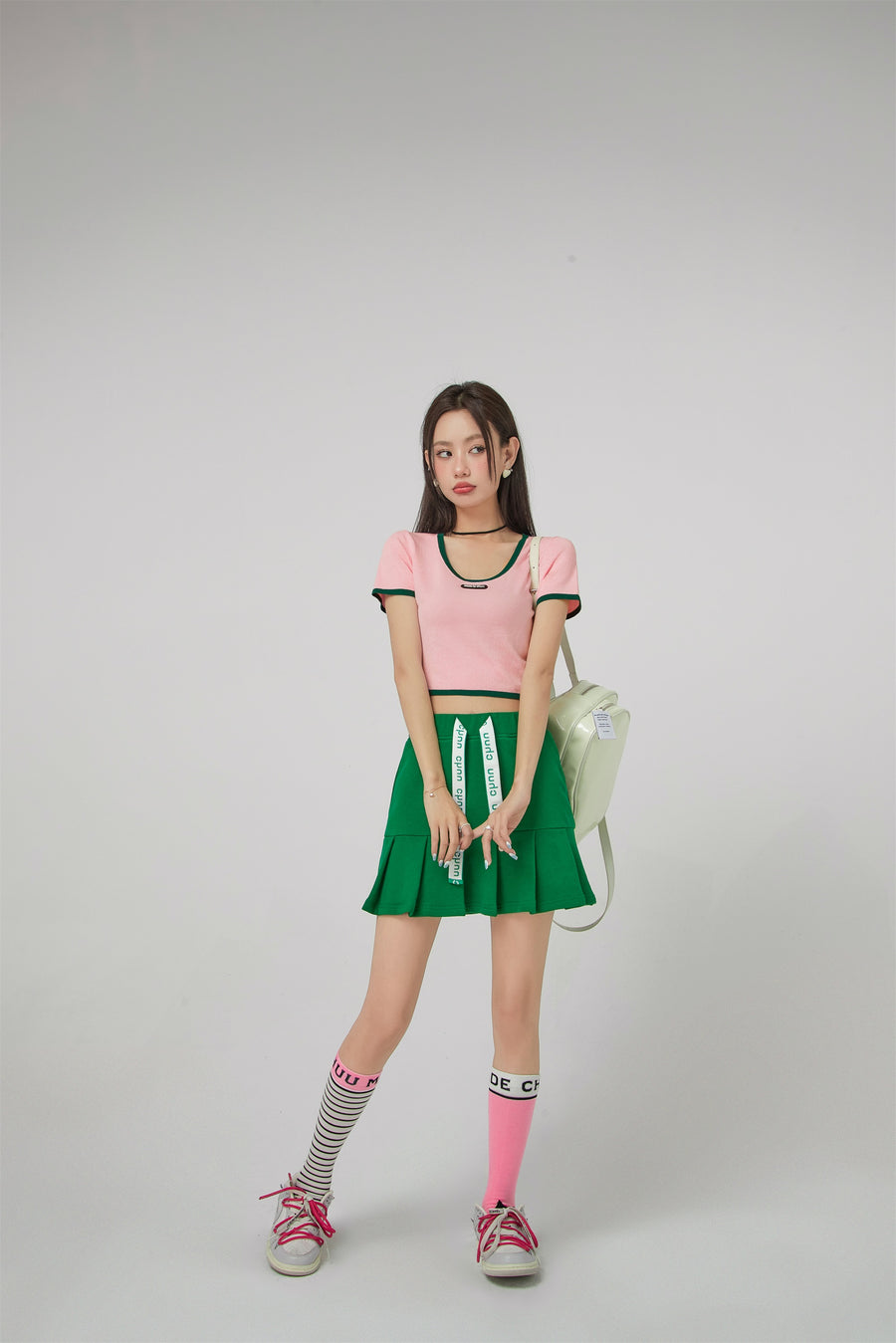 CHUU Color Block Short-Sleeved Crop Top