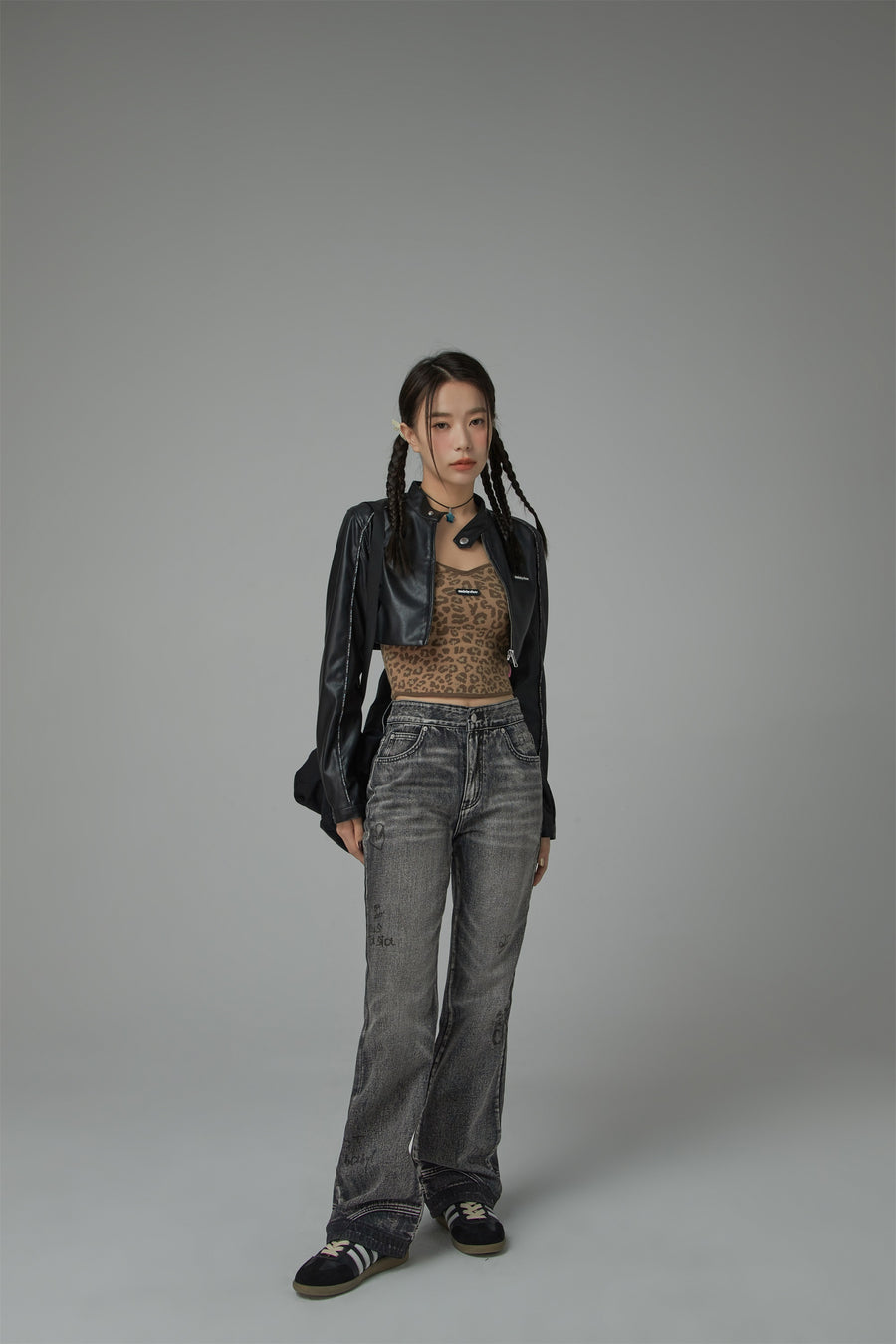 CHUU Written Notes Slim Bootcut Denim Jeans