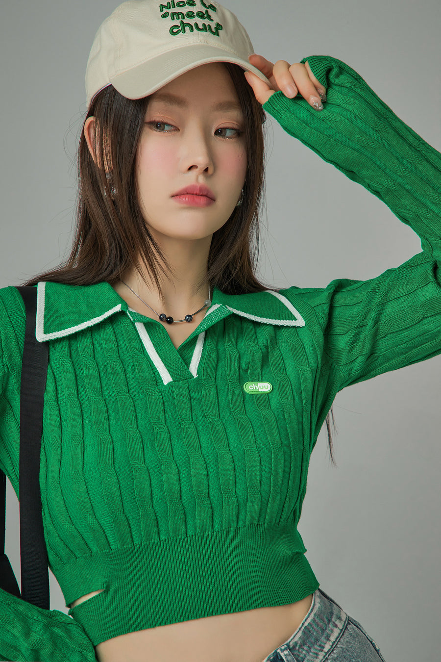 CHUU Enjoy The Breeze V-Neck Cropped Knit Top