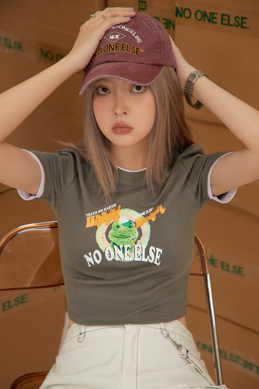 CHUU Peace On Earth Crop Top