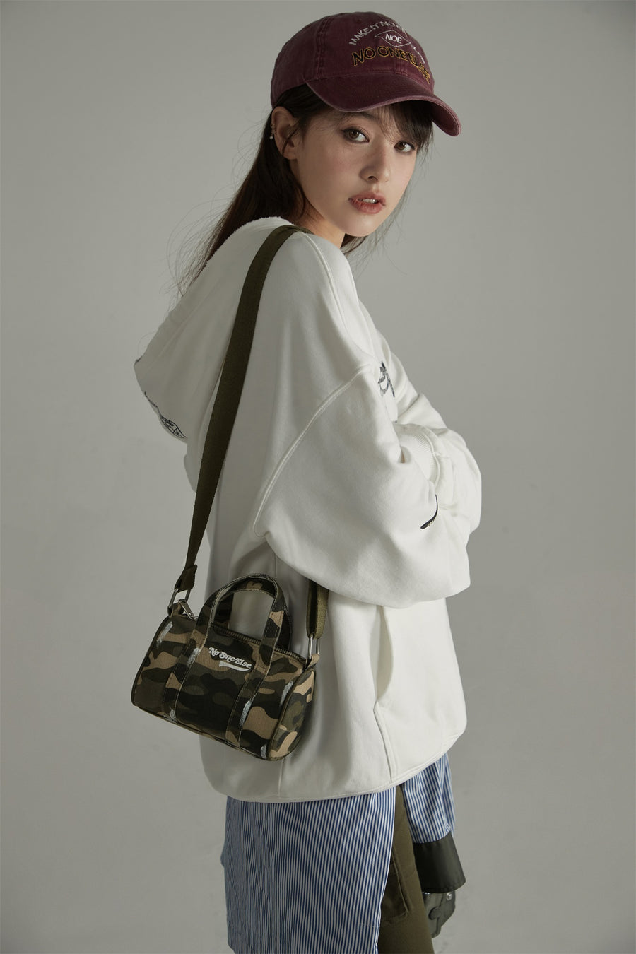 CHUU Camouflage Crossbody Bag