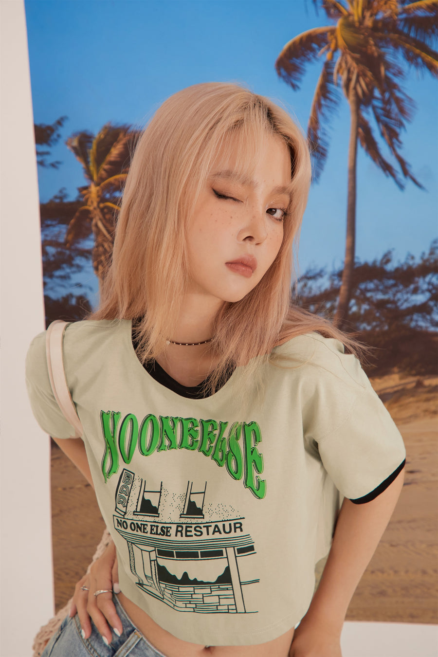 CHUU Vintage Round Neck Crop Top