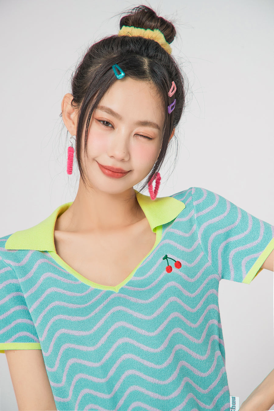 CHUU Cherry Color Cropped Knit T-Shirt