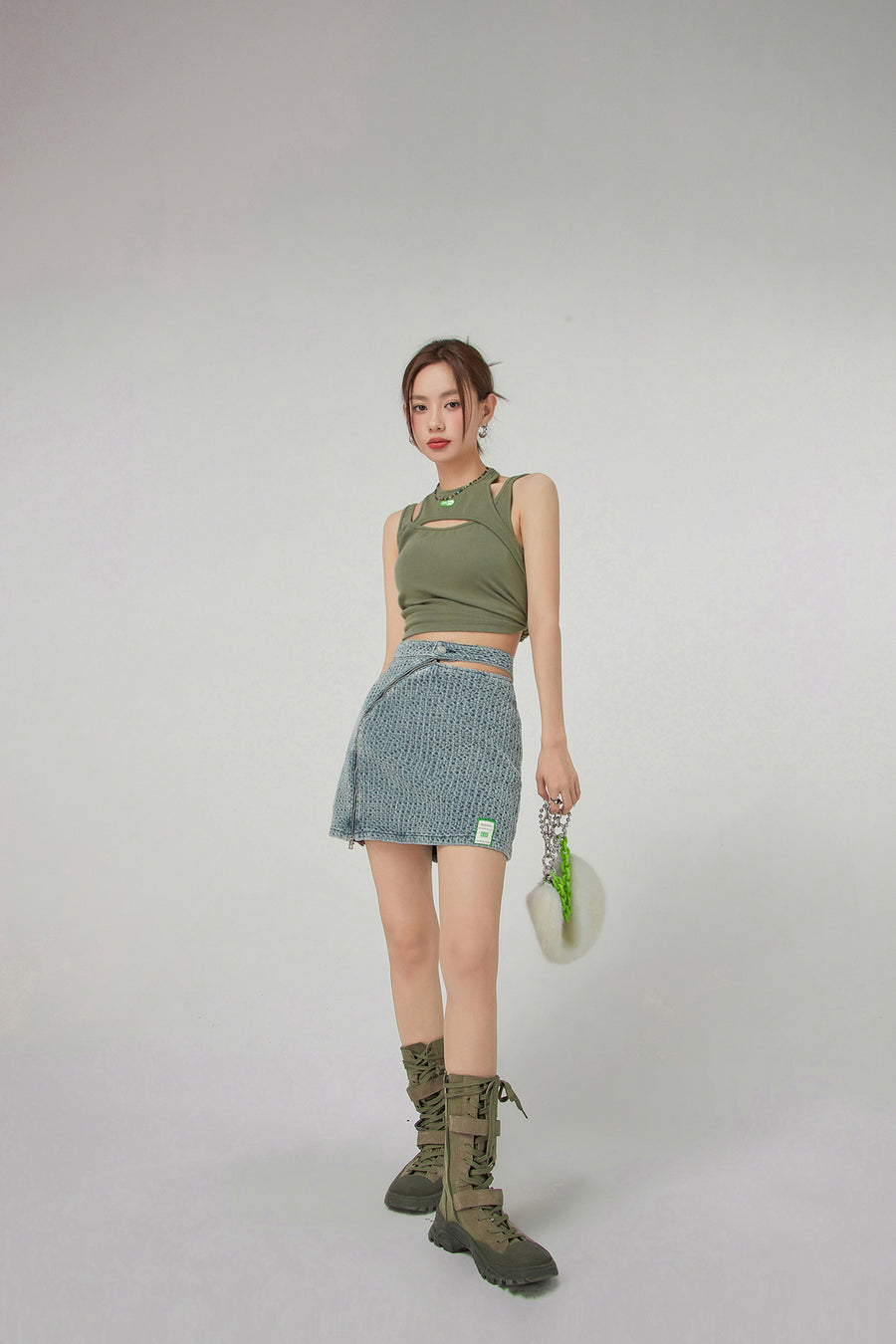 CHUU Waist Cutout Denim Mini Skirt