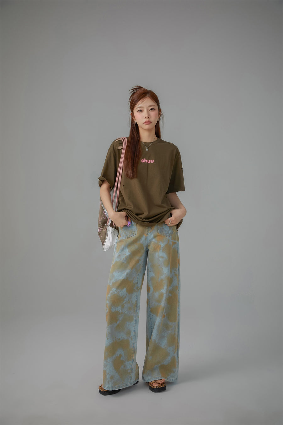 CHUU Printed Wide Denim Jeans