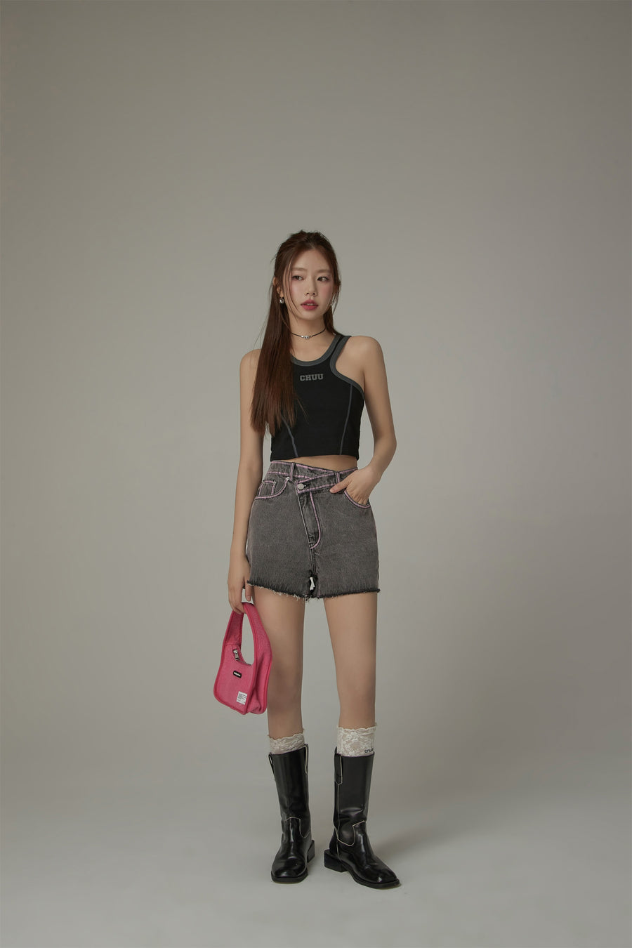 CHUU Back Split Cropped Sleeveless Top