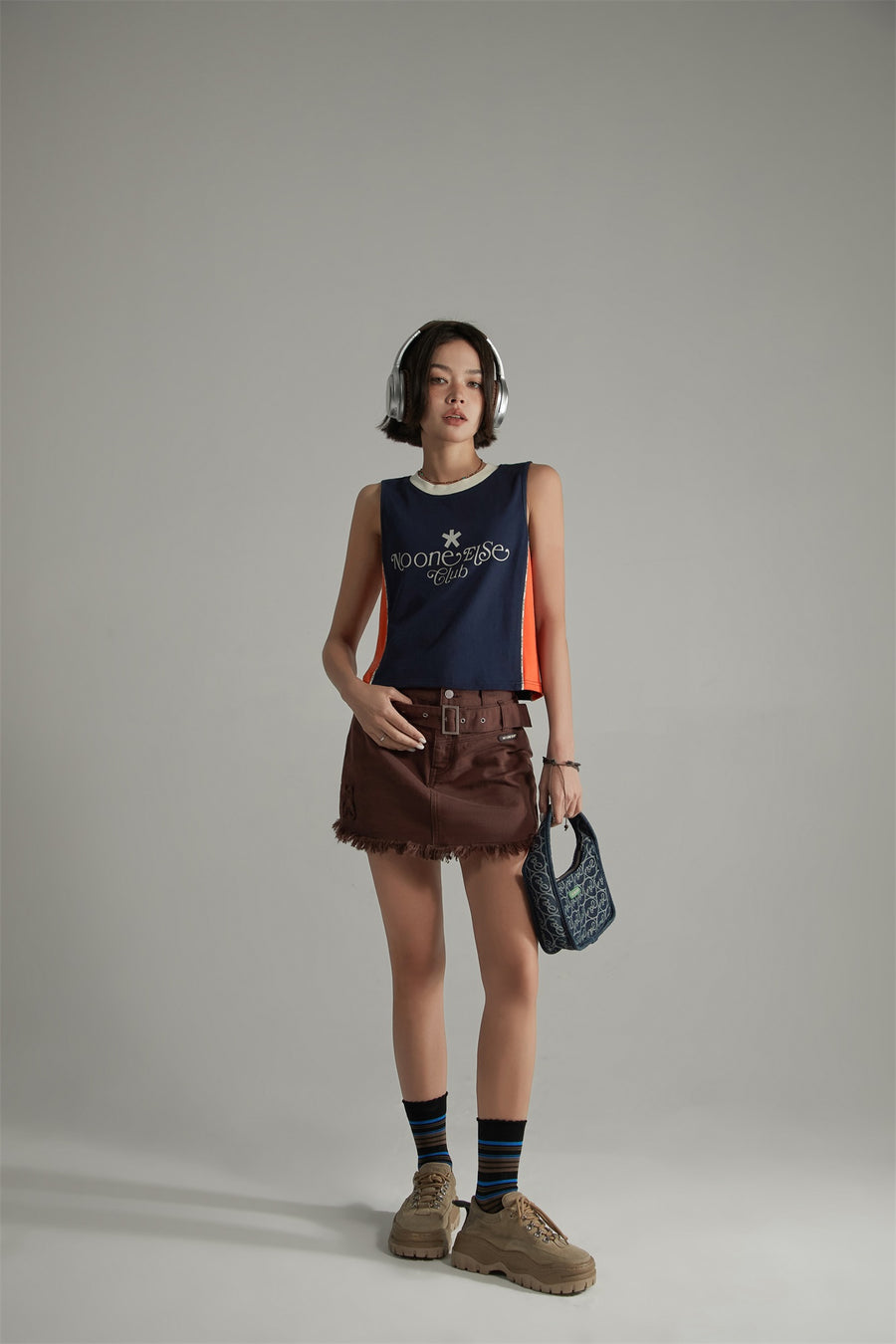 CHUU Noe Club Two Toned Sleeveless T-Shirt