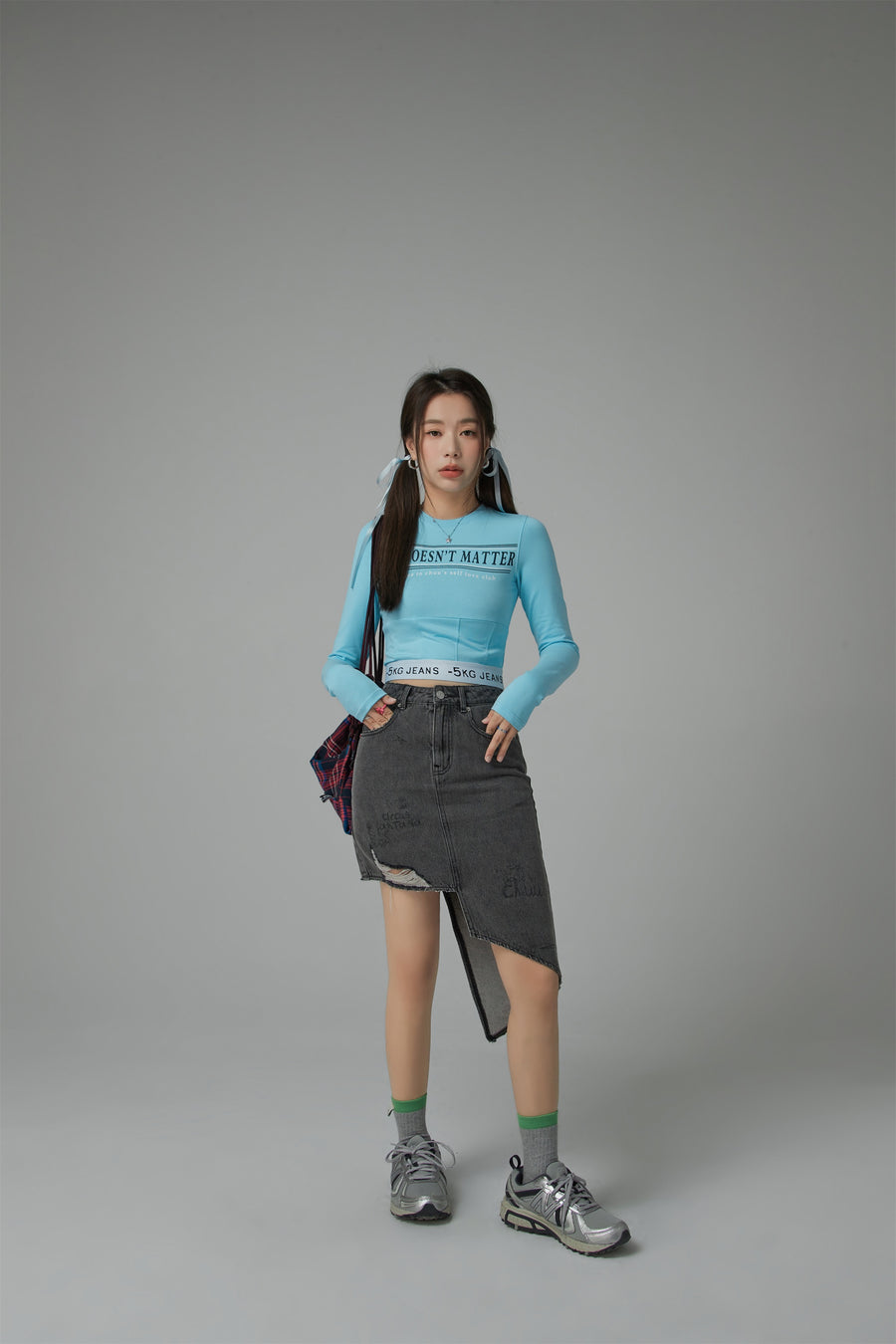 CHUU Size Doesnt Matter Slim Cropped T-Shirt