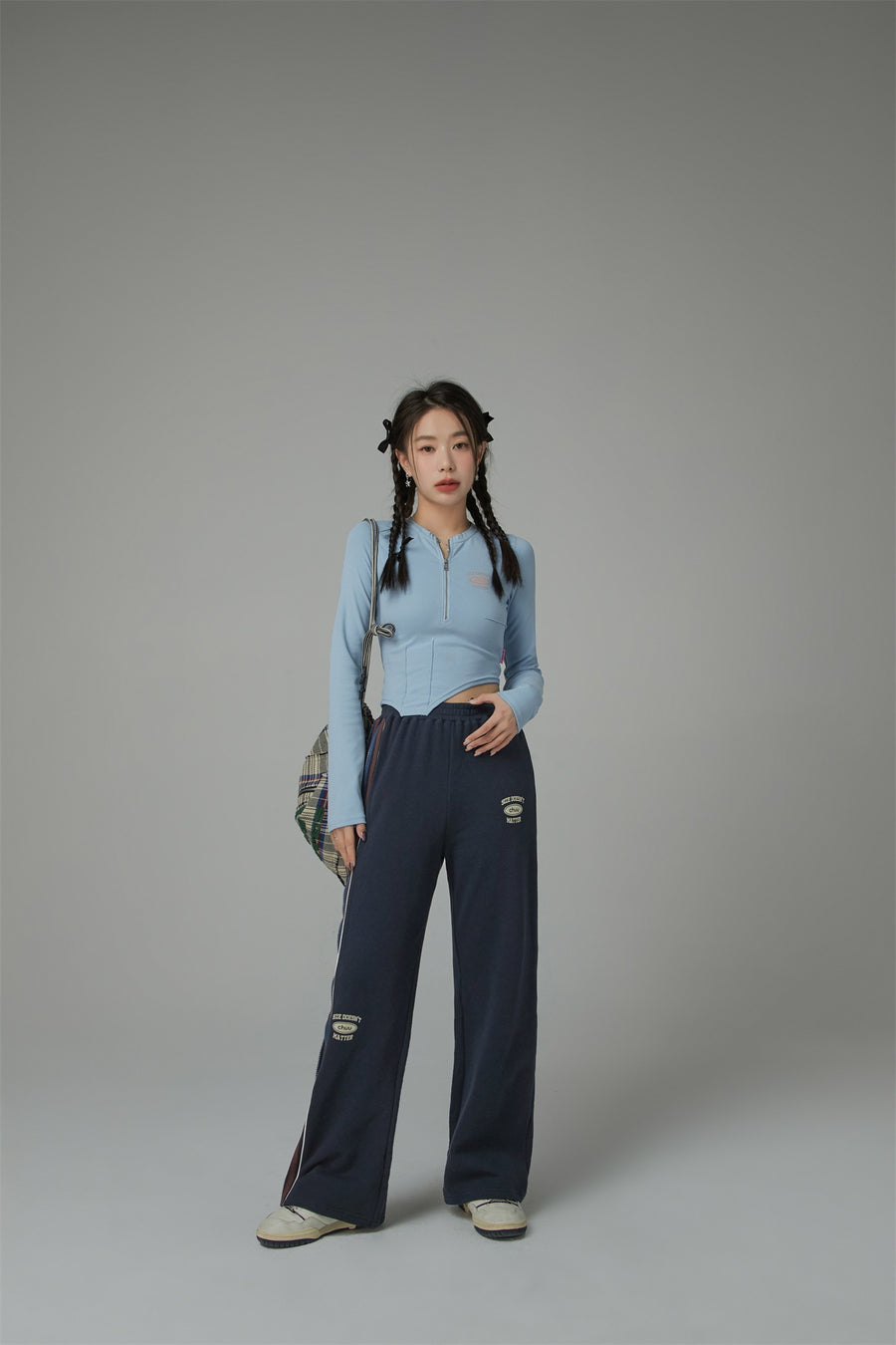 CHUU Size Doesnt Matter Line Track Pants