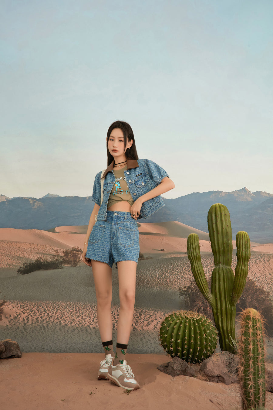 CHUU Really Special Patterned Denim Shorts