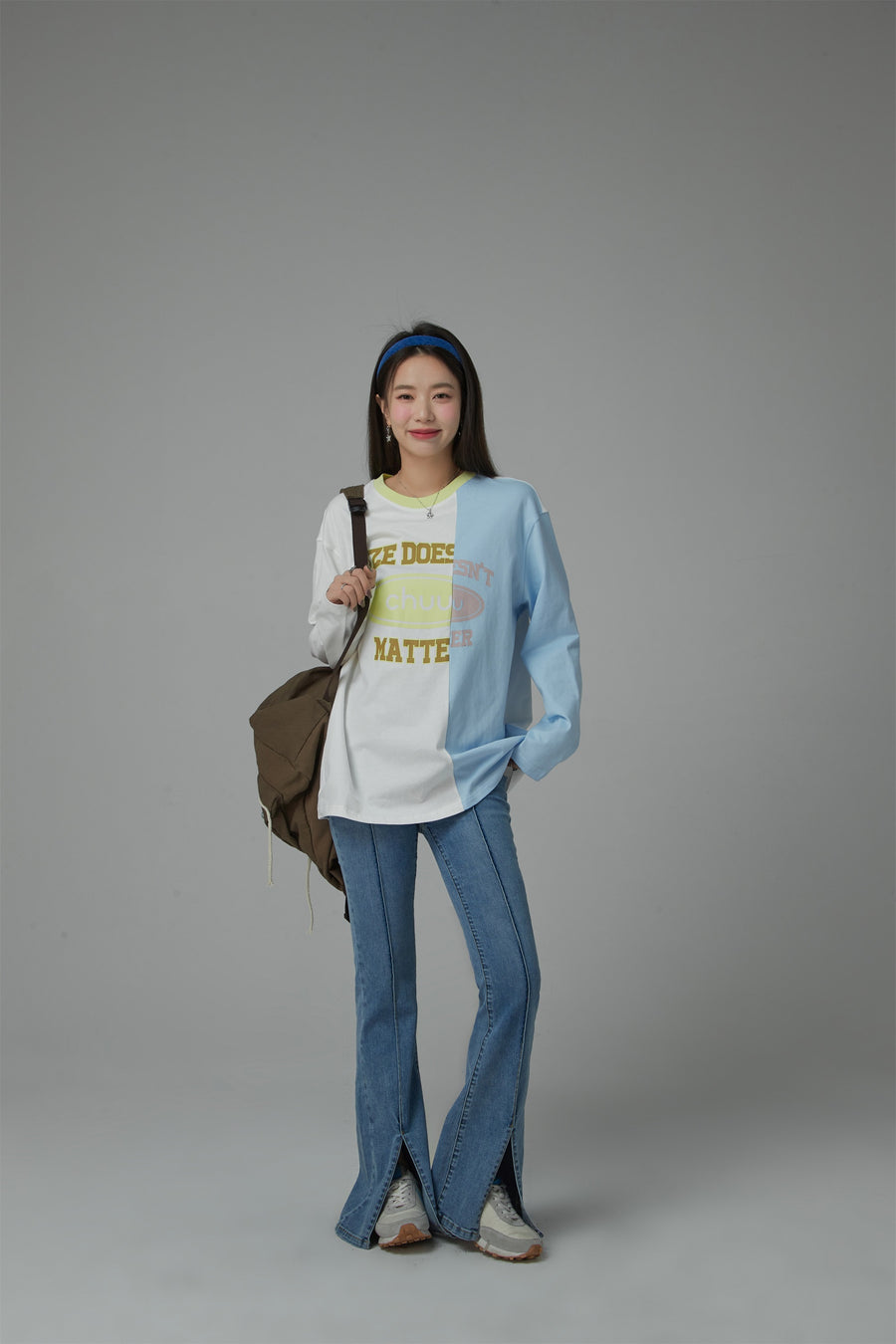 CHUU Size Doesnt Matter Two-Toned Loose Fit T-Shirt