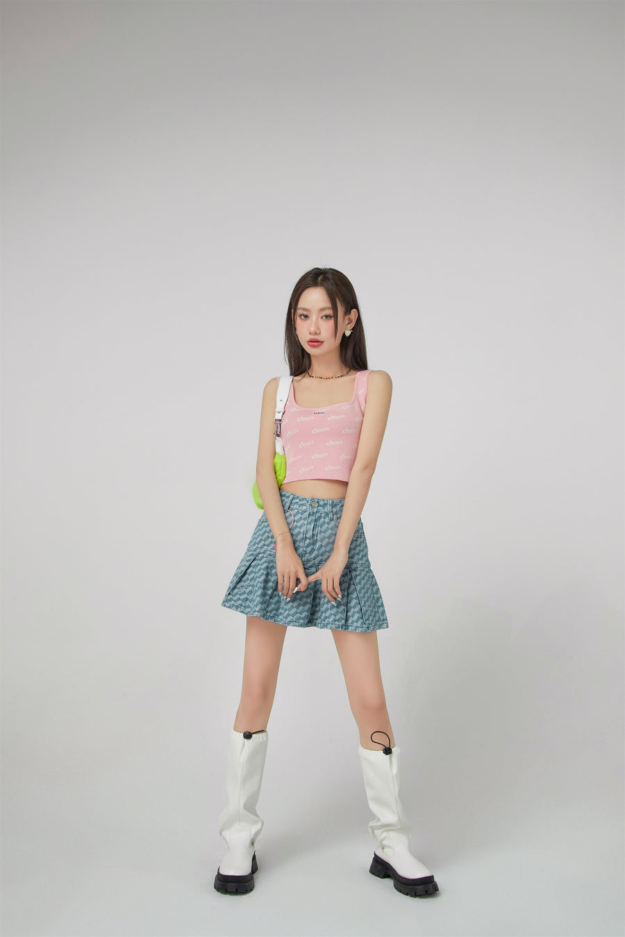 CHUU Logo Crop Sleeveless Knit Top