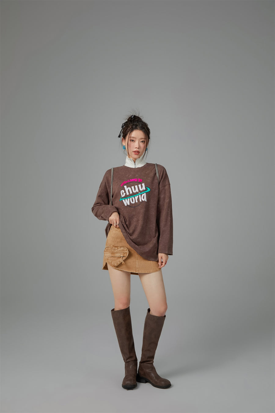 CHUU Welcome To Chuu World Sweatshirt