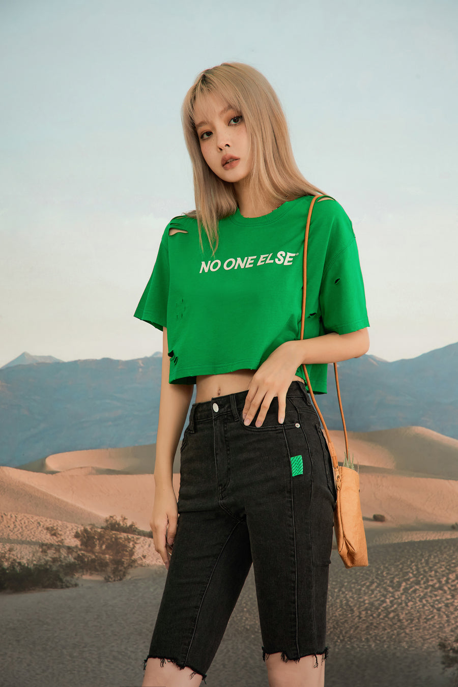 CHUU Aesthetic Inspiration Cropped Top