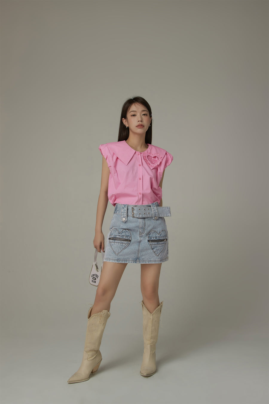 CHUU Heart Pocket Belt Denim Mini Skirt