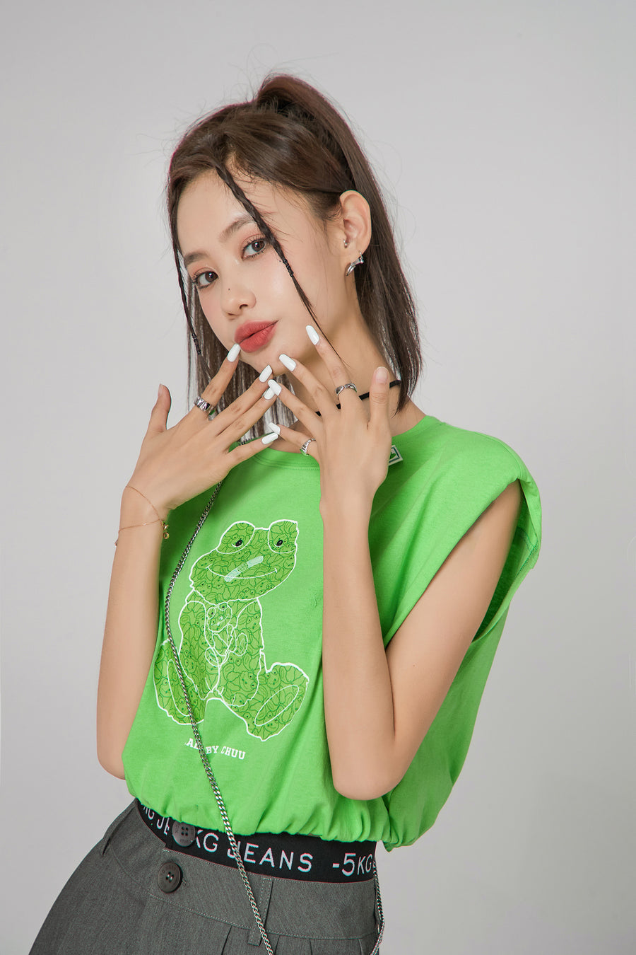 CHUU Happy Frog Shoulder Pad T-Shirt