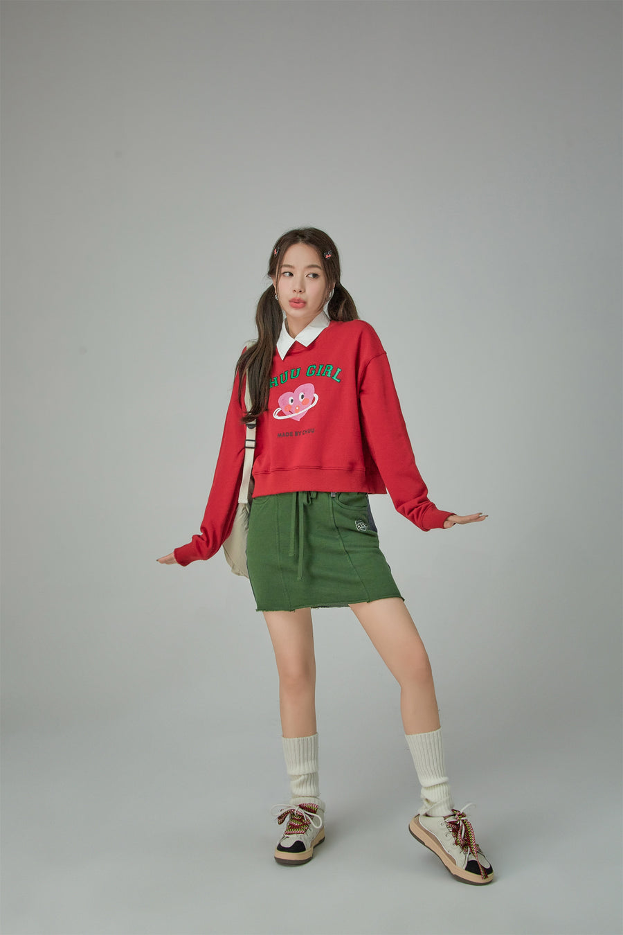 CHUU Chuu Girl Lovely Heart Sweatshirt