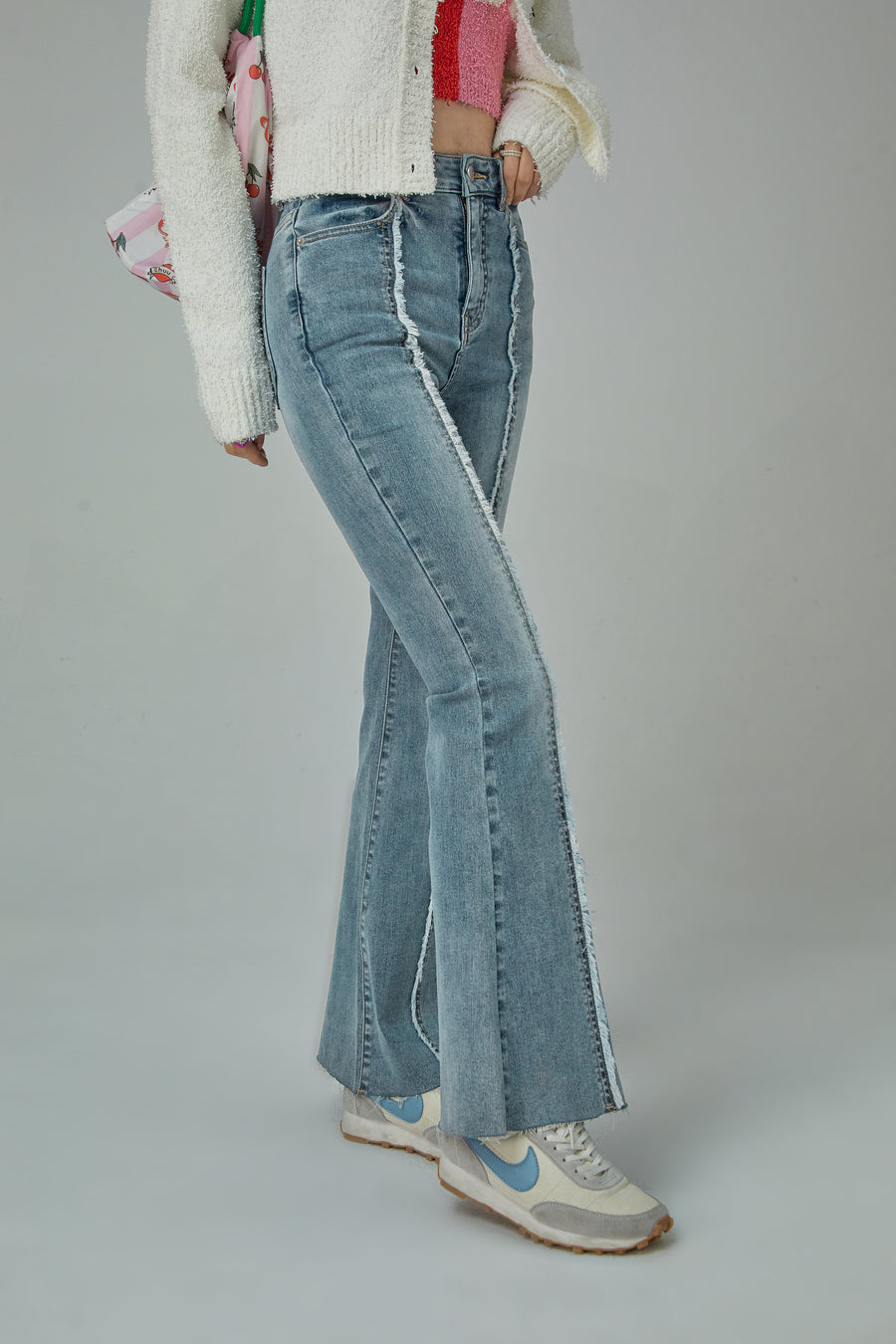 CHUU Sunshine High Waist Bootcut Washed Denim Pants