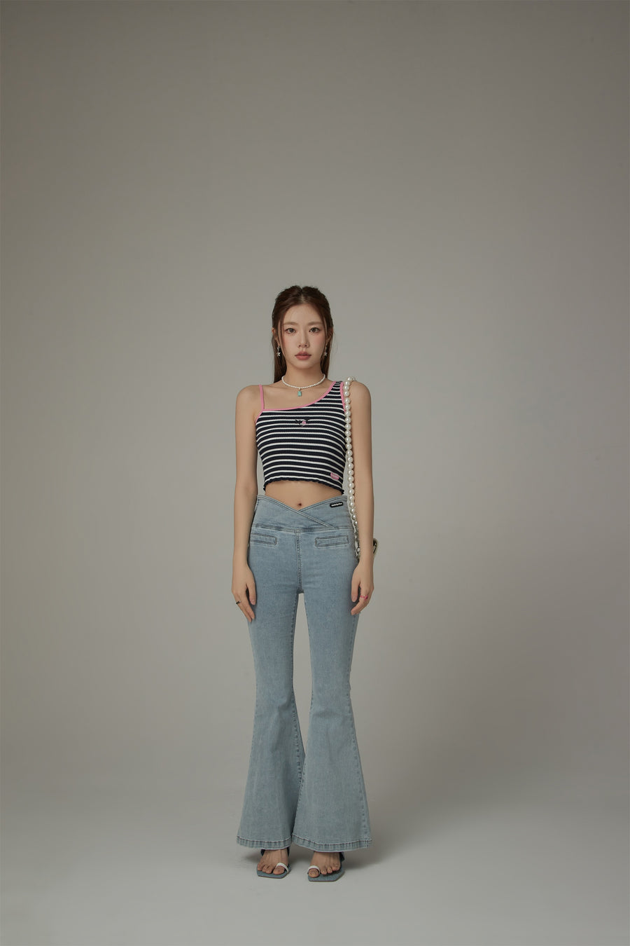 CHUU Unbalanced Striped Sleeveless Crop Top