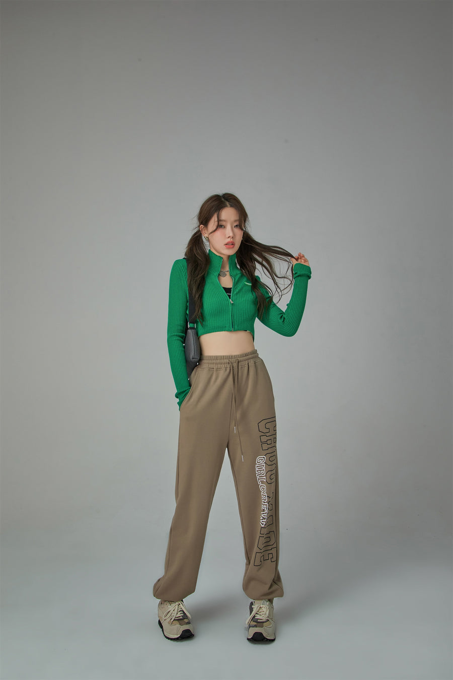 CHUU Stars That Shine High-Waist Jogger Pants