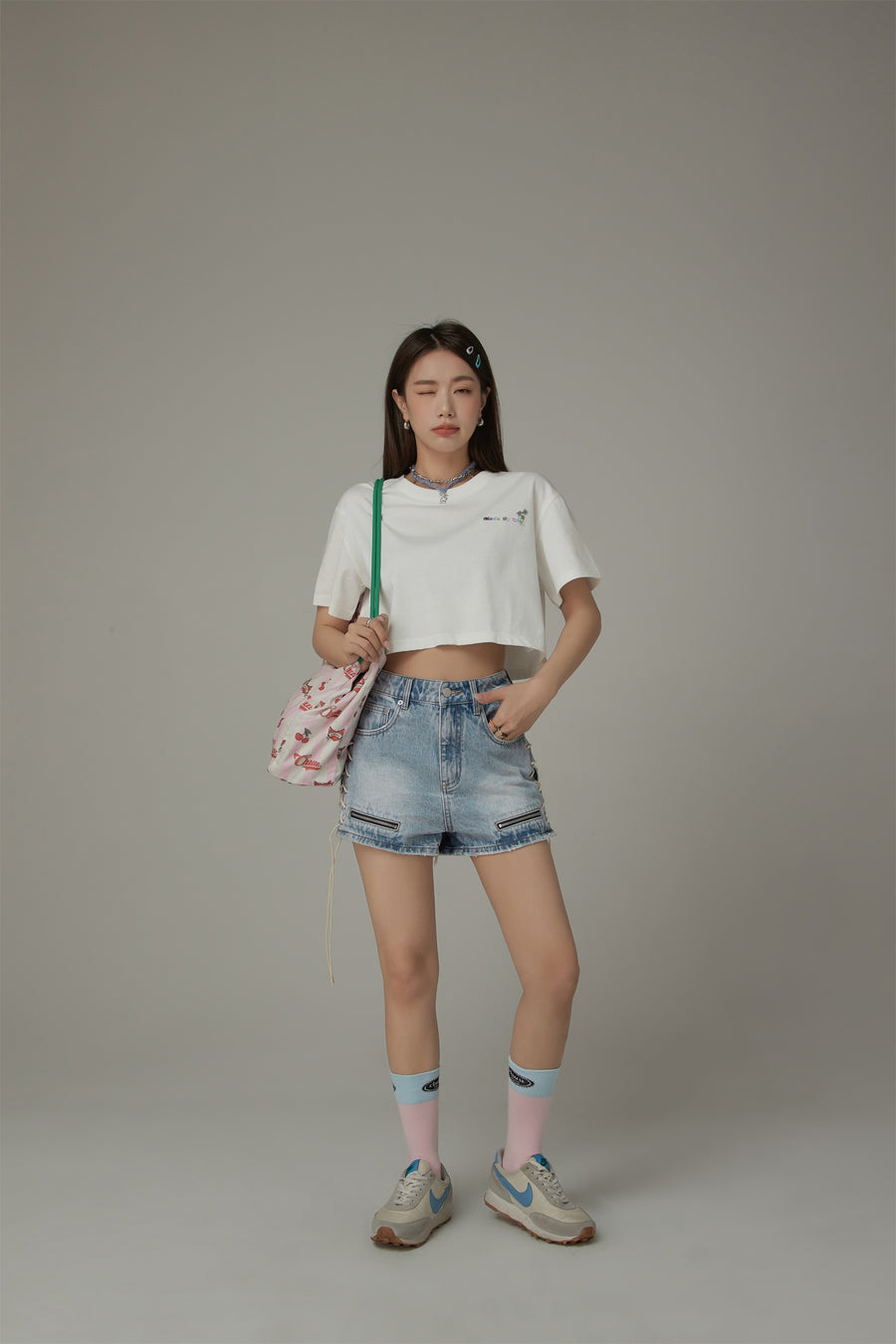 CHUU Lace Up Design Denim Shorts