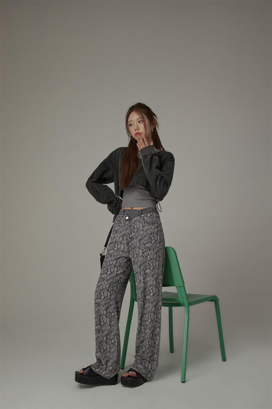 CHUU Printed Wide Denim Jeans