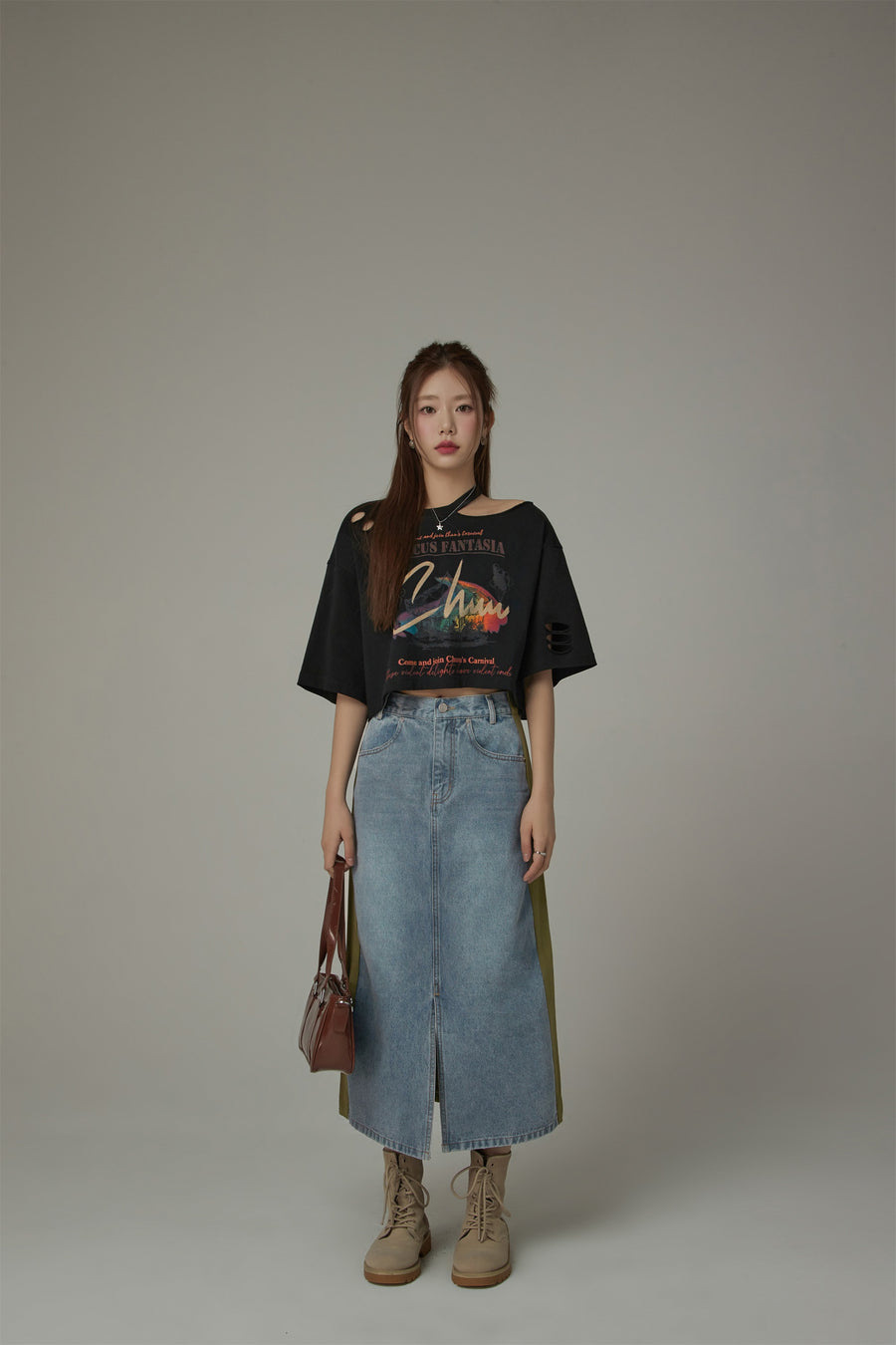 CHUU Chuu Carnival Slit Cropped T-Shirt