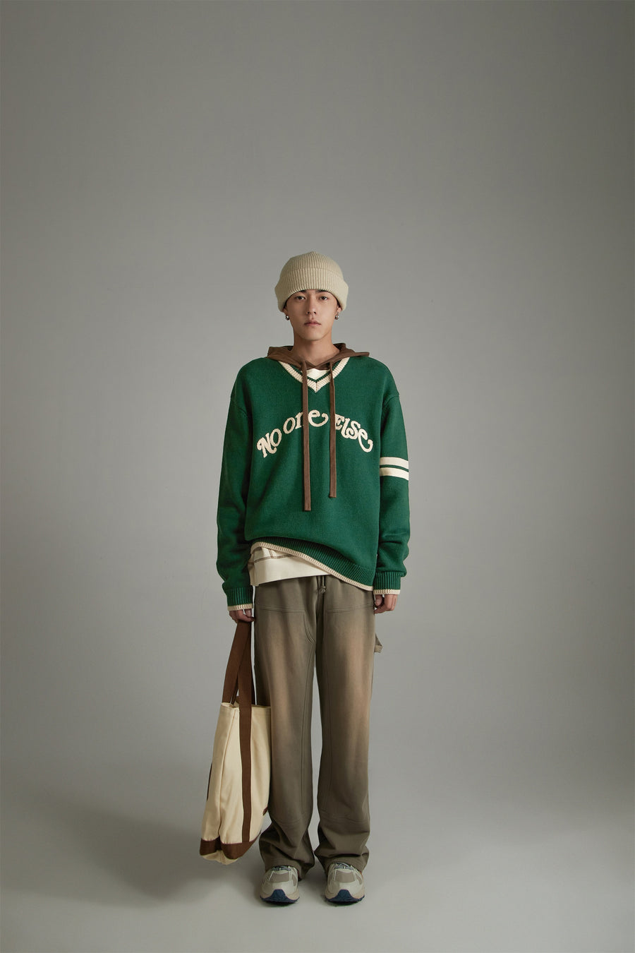 CHUU Noe Logo V-Neck Varsity Knit Sweater