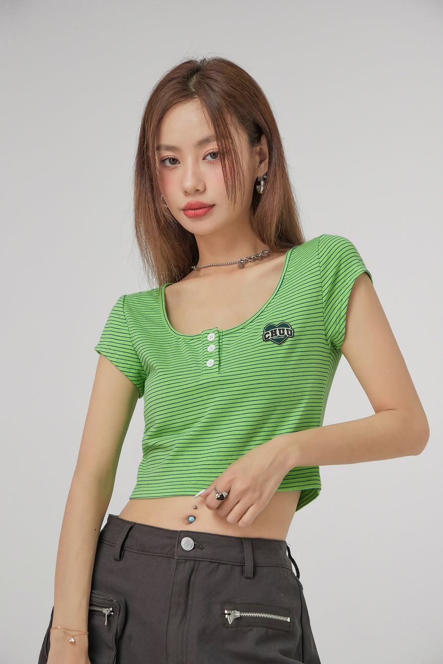 CHUU Stripe Front Button Crop Top