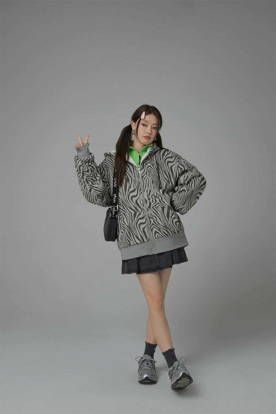 CHUU Zebra Loose Fit Dumble Jacket