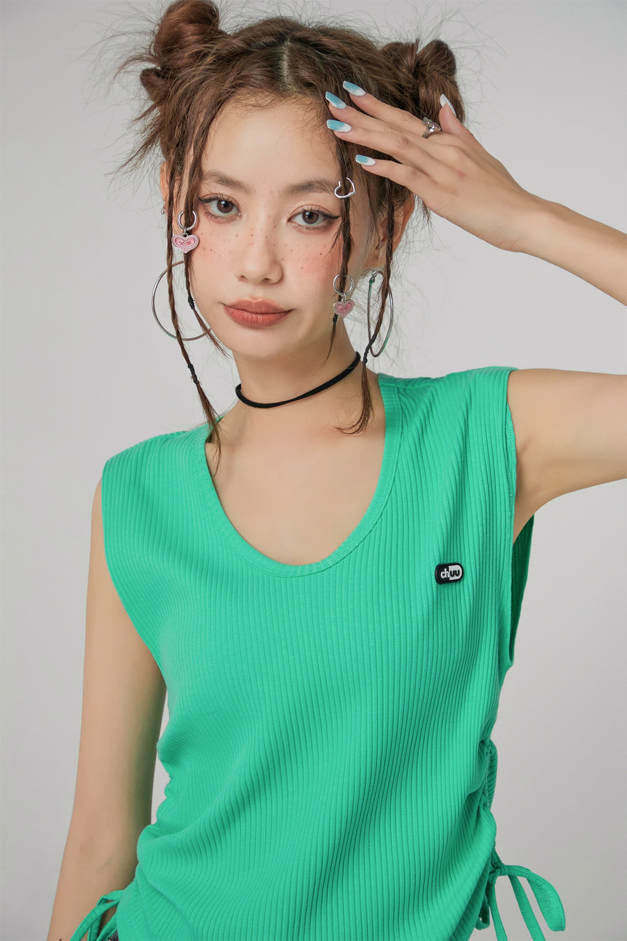 CHUU V-Neck Side Shirring Sleeveless Top