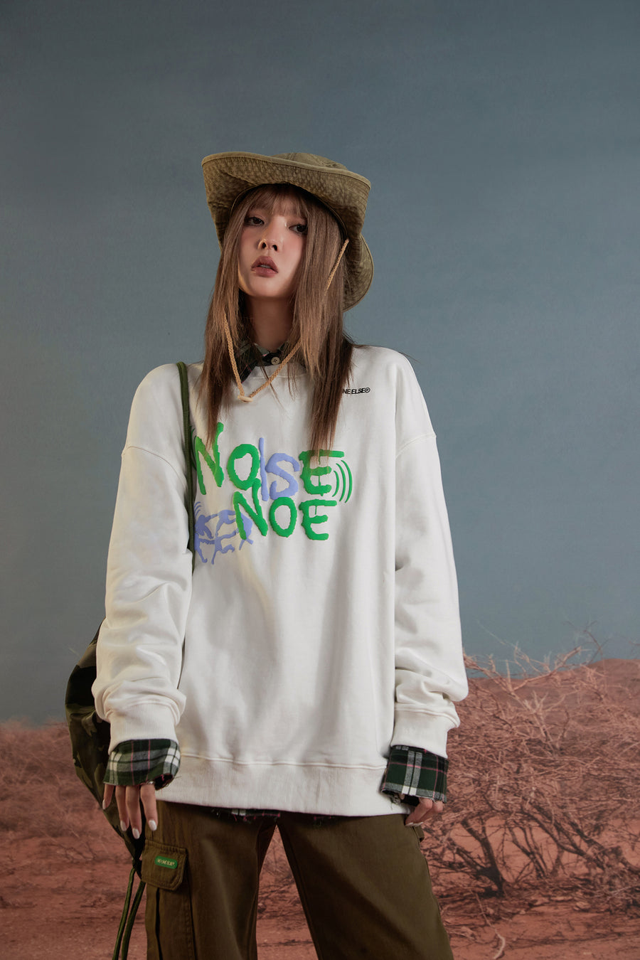 CHUU Noe Vibrant Loose Fit Sweatshirt