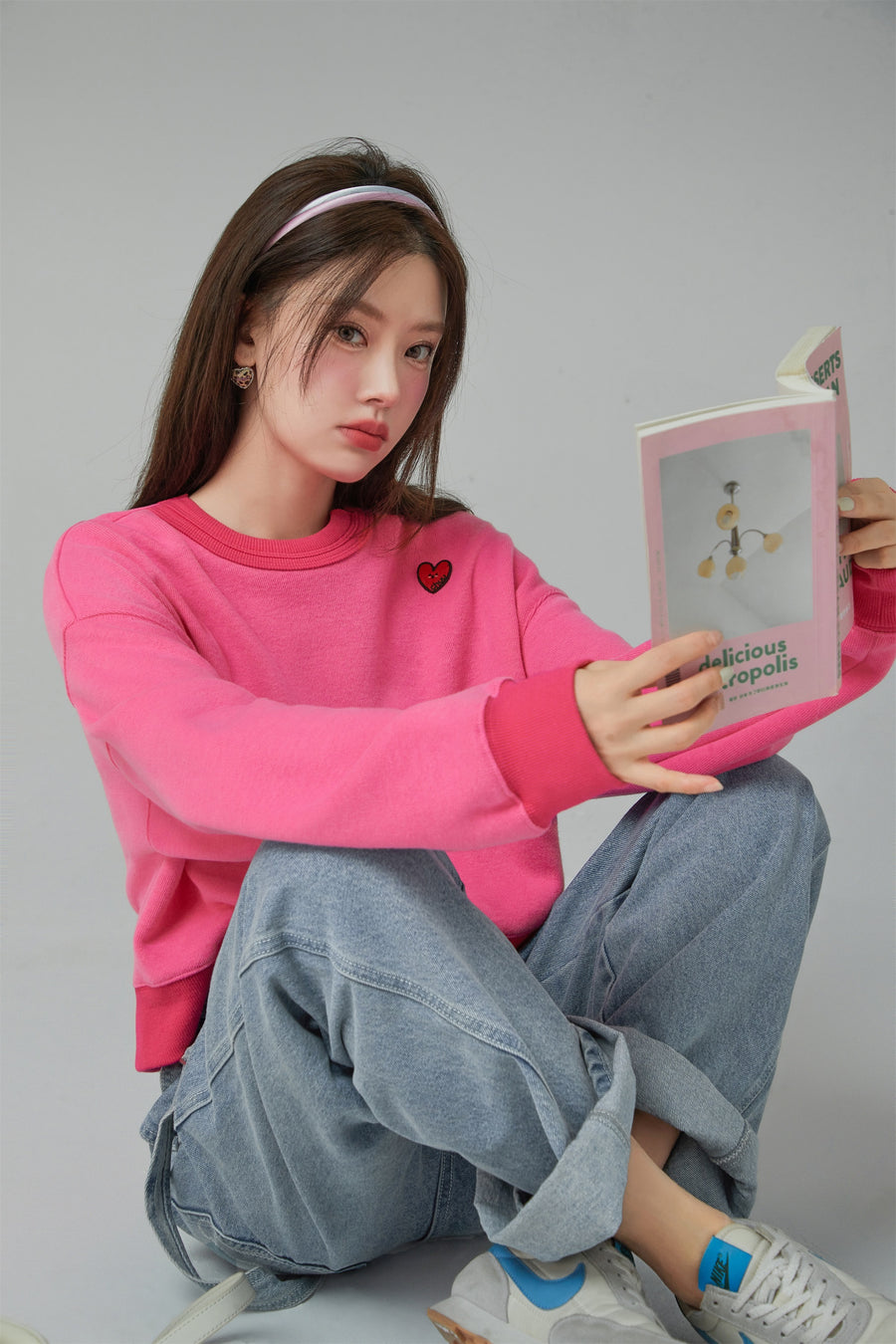 CHUU Class Is In Session Heart Logo Sweatshirt