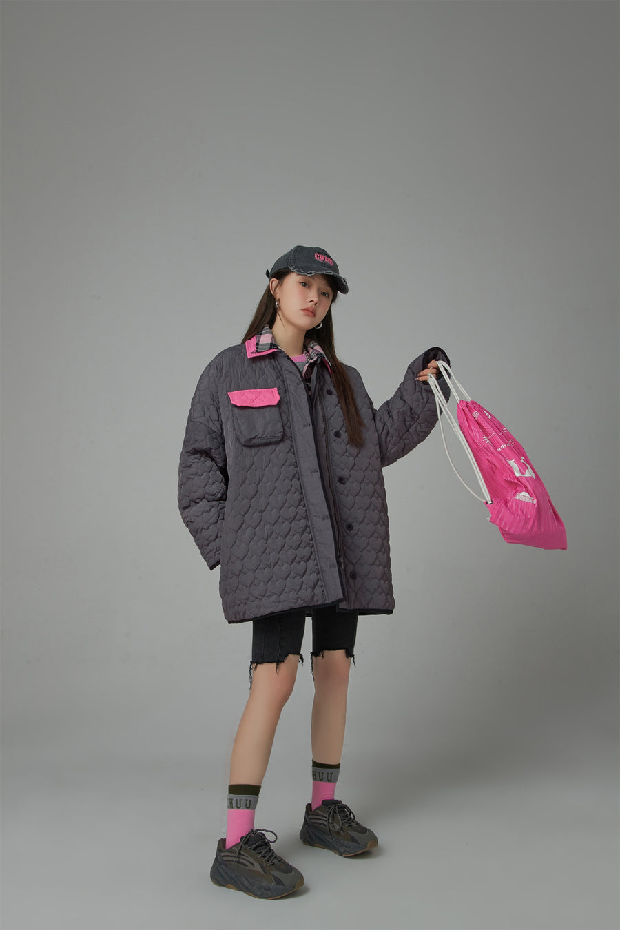 CHUU Blazing Cherry Heart Quilted Jacket