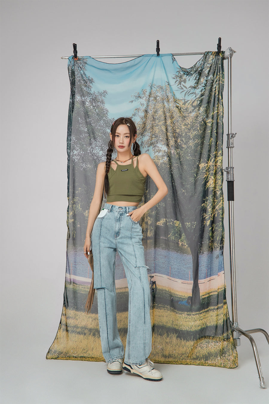 CHUU Cut-Off Bootcut Jeans