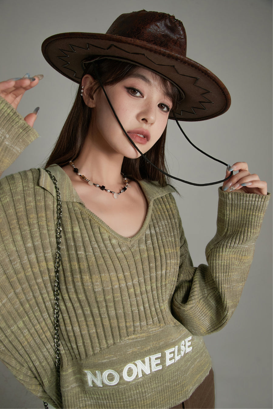 CHUU V-Neck Loose Fit Ribbed Knit Top