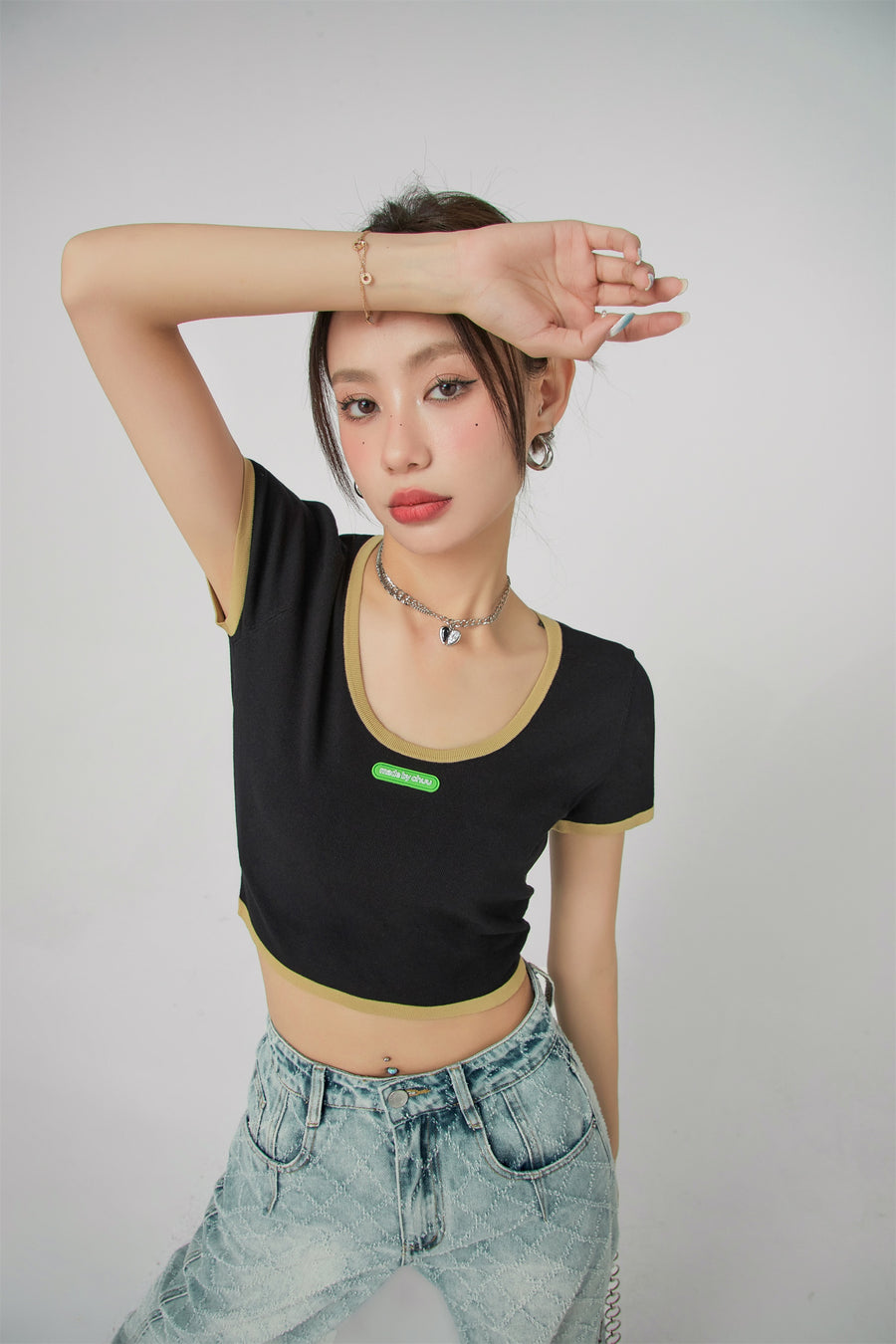 CHUU Color Block Short-Sleeved Crop Top