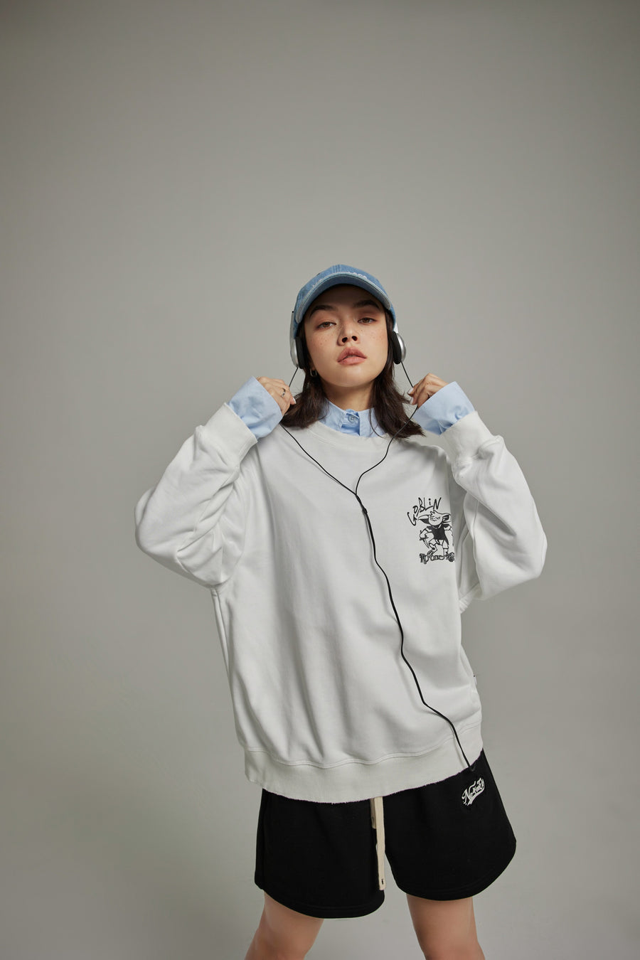 CHUU Goblin Jiggles Sweatshirt