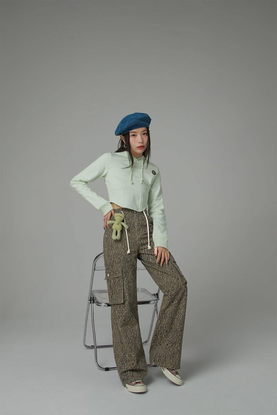 CHUU Leopard Pocket Denim Long Pants