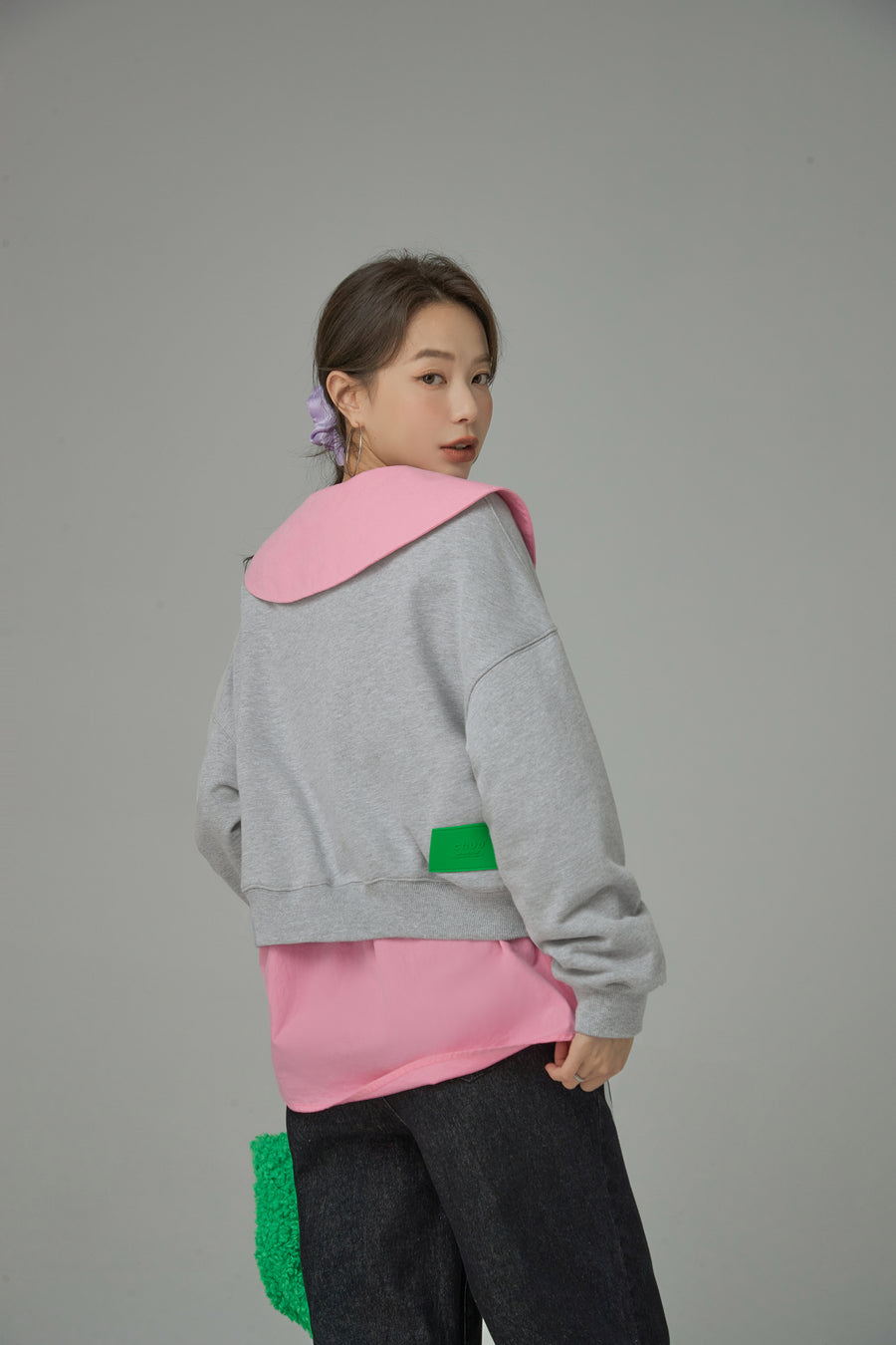 CHUU What Suppose To Happen Sweatshirt