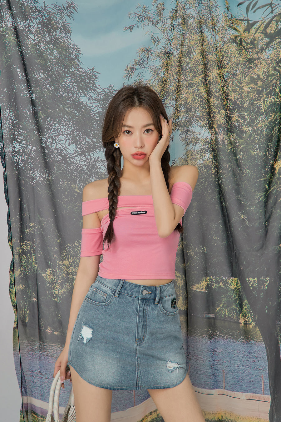 CHUU Unbalanced Off-Shoulder T-Shirt